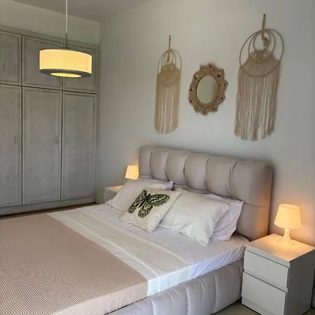 Sea La Vie - Beachfront Luxury Apartament Hanioti