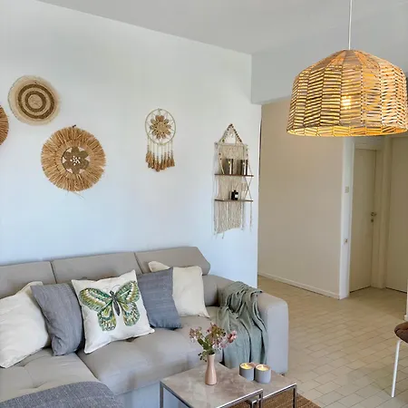 Sea La Vie - Beachfront Luxury Apartament Hanioti