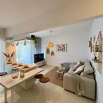 Sea La Vie - Beachfront Luxury