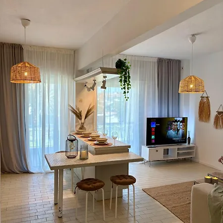 Sea La Vie - Beachfront Luxury Lejlighed *