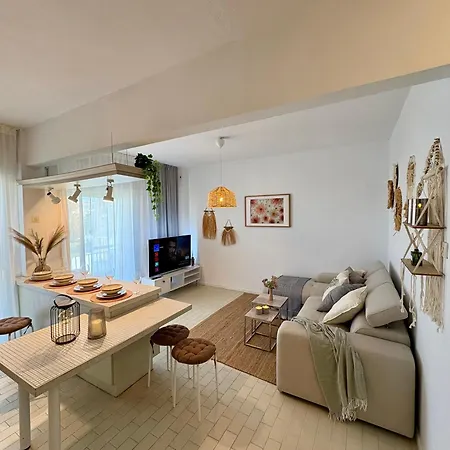 Sea La Vie - Beachfront Luxury
