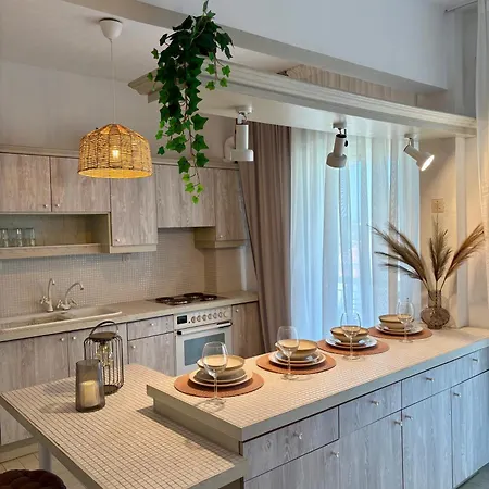 Sea La Vie - Beachfront Luxury *